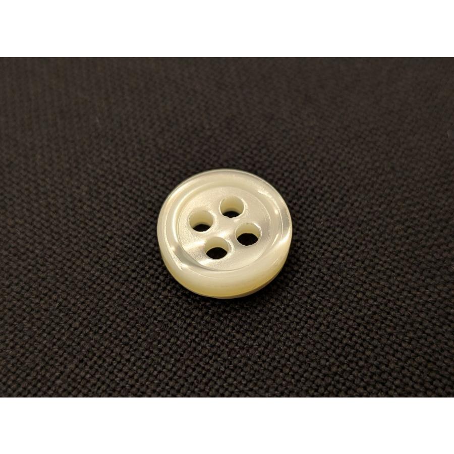 送料無料 肉厚 17型高瀬貝ボタン 9mm30個セット 厚み2.5mm 天然貝シャツボタン シェルボタン |  | 02