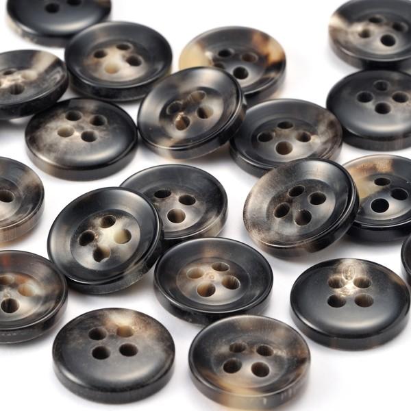 水牛ボタンK-250 COLOR.3C 黒ベージュ15mm紳士服スーツジャケットの袖口・袖ボタン 老舗テーラー御用達スーツボタン専門店の高級ボタン |  | 01