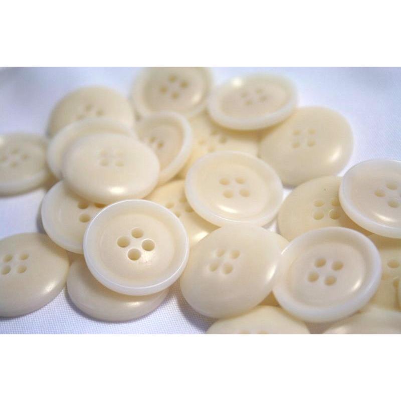 ナットボタン631 COLOR．01ホワイト  15mm 紳士服スーツジャケットの袖口・袖ボタンに |  | 01