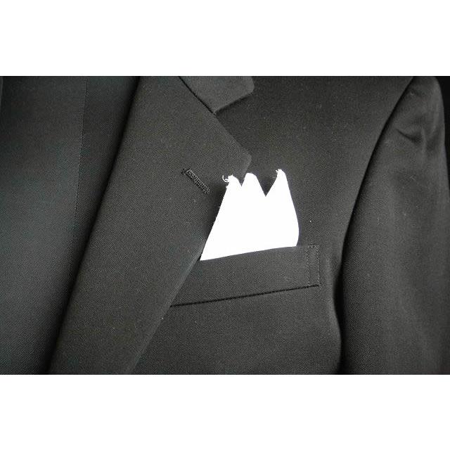 送料無料 　麻100%ポケットチーフ　スリーピークに折りたたんでおります | 