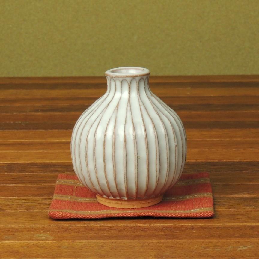 萩焼・しのぎミニ花瓶・一輪挿し : 萩焼工房 土和窯 - 通販 萩焼・しのぎミニ花瓶・一輪挿し : 萩焼工房 土和窯 - 通販