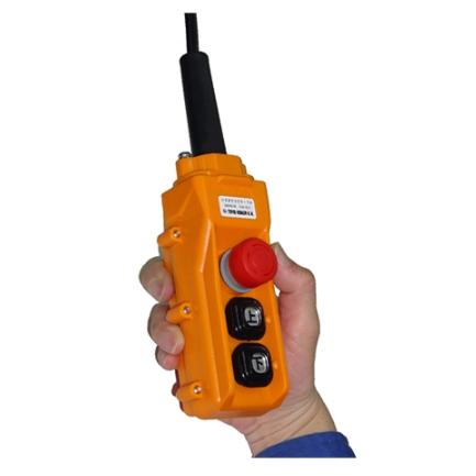 ◇トーヨーコーケン 足場材荷揚用ウインチ 足場ボーイ 有線操作タイプ