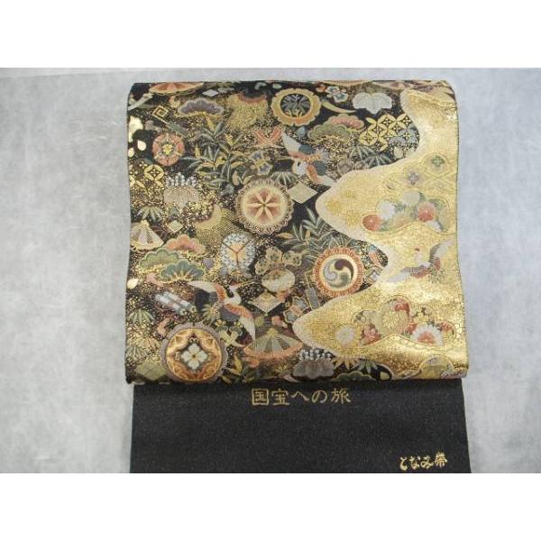【送料込み】**となみ**◇*国宝への旅 袋帯　墨色*◇(展示品)**15840**絹他【1】お仕立て付きの画像