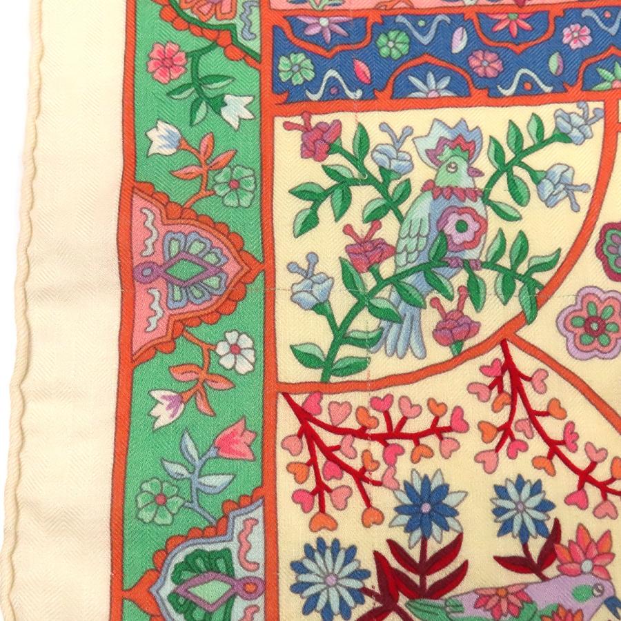 エルメス カレジェアン 花咲く鳥たちの国で ショール Au Pays des Oiseaux Fleurs ユニセックス ベージュ マルチカラー HERMES 【中古】 【アパレル・小物】 HERMES（エルメス） カレジェアン 花咲く鳥たちの国で ショール Au