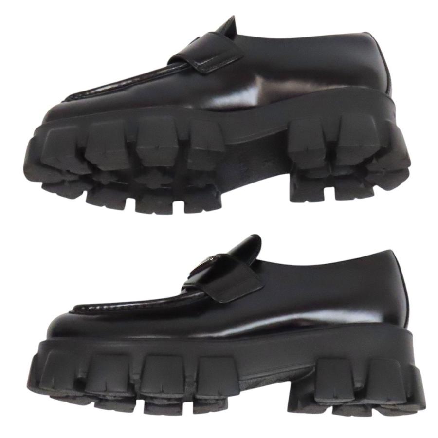 PRADA（プラダ） モノリス ブラッシュドレザー ローファー レディース