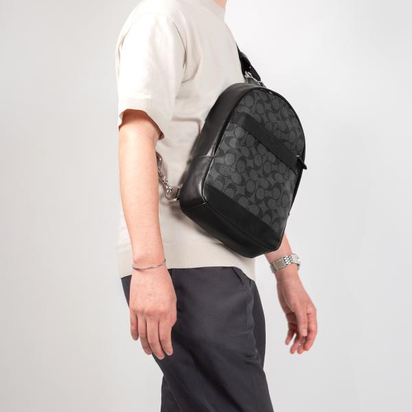【美品】COACH ブラック ボディバッグ COACH コーチ ボディバッグ ショルダ−バッグ メンズバッグ