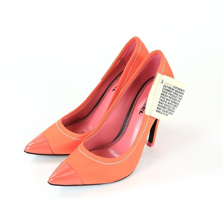 新品未使用 DIESEL 黒ポインテッドトゥハイヒール Women's D-Ten&Half-Glossy knee-high boots with curved heel