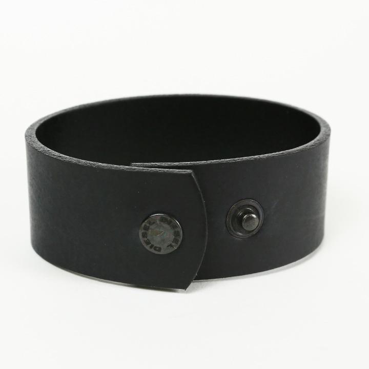 美品 正規品 ディーゼル レザーブレスレット ブラック DIESEL ディーゼル レザーブレスレット メンズ 牛革 本革 ブレイブマン