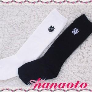 Hs 111 子供用ハイソックス 紋章柄 刺繍ワンポイント 男の子 女の子 子ども用 キッズソックス 白 黒 フォーマル靴下 通園 通学 Socks H111 Tutu Fleur By Hanaoto 通販 Yahoo ショッピング