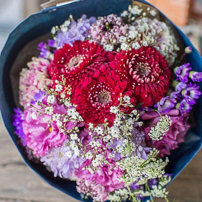 70 Offアウトレット 冷蔵 花束 生花 ギフト Lサイズ ブルー パープル 系 大臣賞受賞 デザイナー お任せ花束 誕生日 結婚記念日 母の日 Plannerce Ir