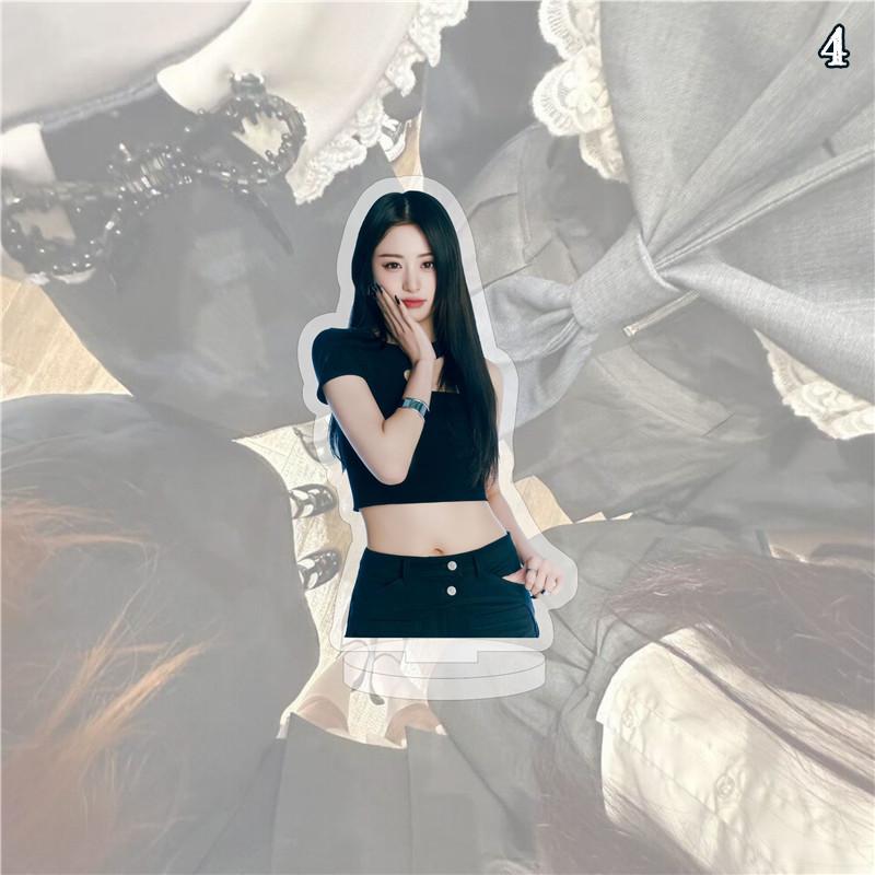 2番目半額 LE SSERAFIMグッズ アクリルスタンド 写真立て 卓上 10cm ルセラフィム 両面印刷 ポスター 応援グッズ 人気 韓流 アイドル 写真 FEARNOT |  | 10