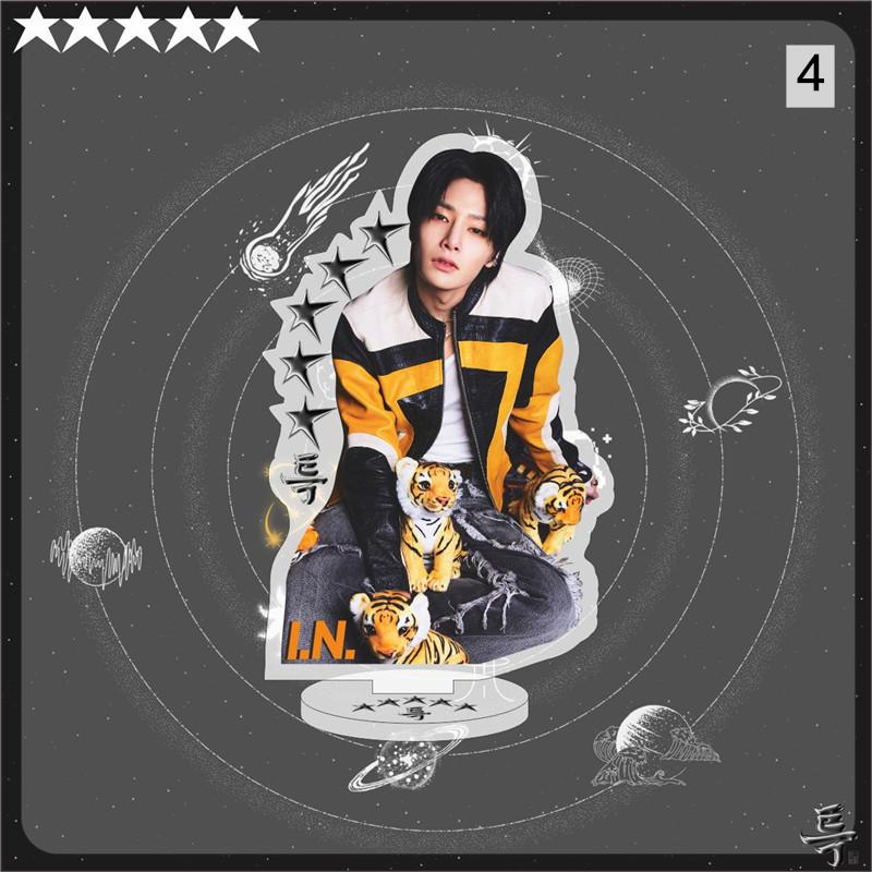 2番目半額 Stray Kidsグッズ 5-STAR アクリルスタンド 写真立て 卓上