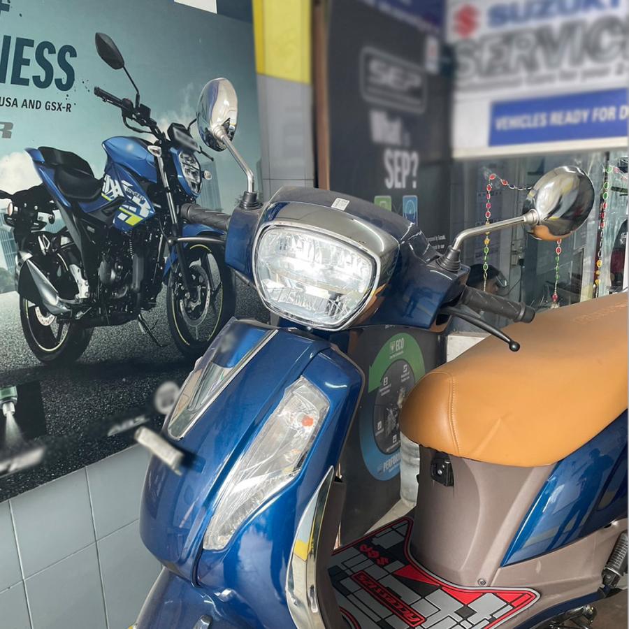 スズキ（SUZUKI） 左ミラー 56600-33GM0-000 アドレス125 アクセス125