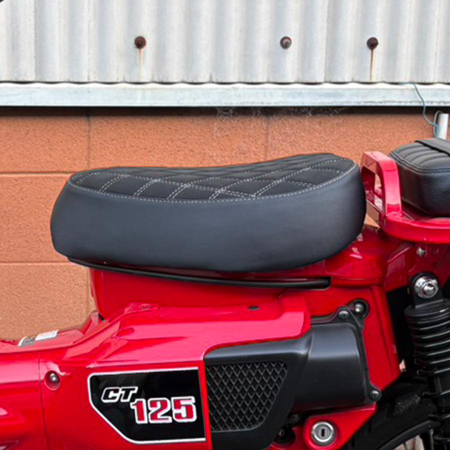 TWR製 ハンターカブ CT125用 スエード ローダウンシート TWR TWR製 ハンターカブ CT125用 スエード ローダウンシート