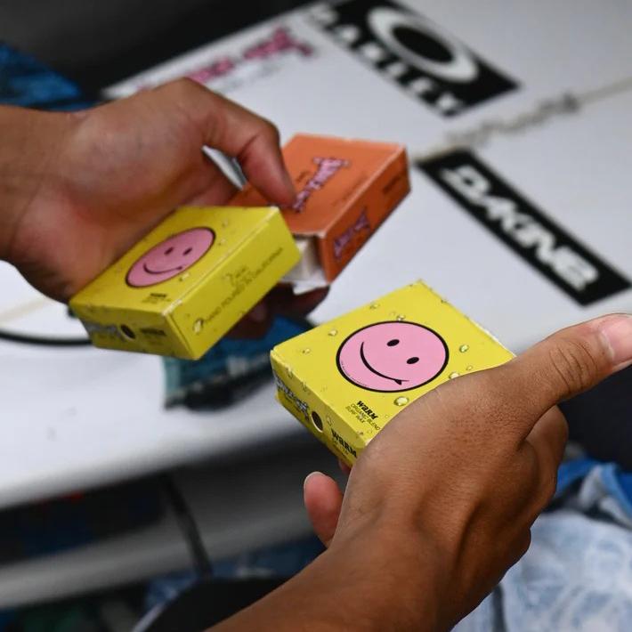 サーフィンワックス Bubble Gum x Rob Machado Organic Blend Surf Wax