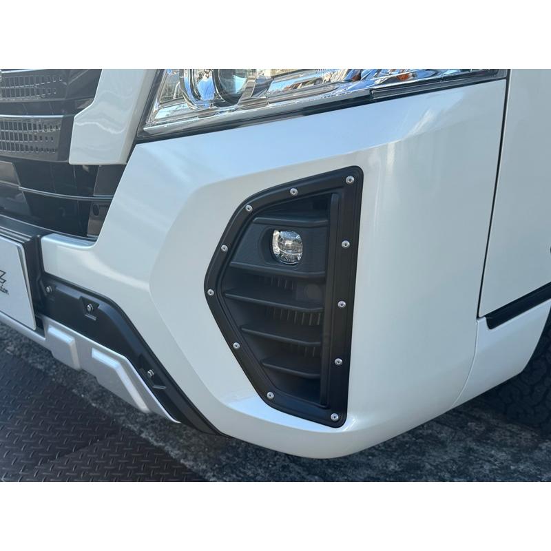キャラバン　フォグランプベゼル　　NV350　　３型　ダミーリベット付き |  | 01