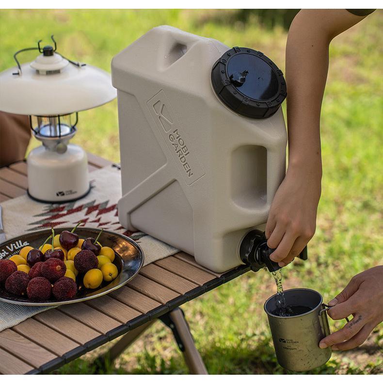 必要な量だけ注げる ウォータータンク 10L おしゃれ ポリタンク 