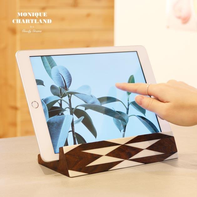 Ipad スタンド 木製 縦置き おしゃれ タブレット 立てかけ Wood Ipad Stand Goody Grams Gfc Mq 0037 Tycoon インテリア雑貨 家具 通販 Yahoo ショッピング