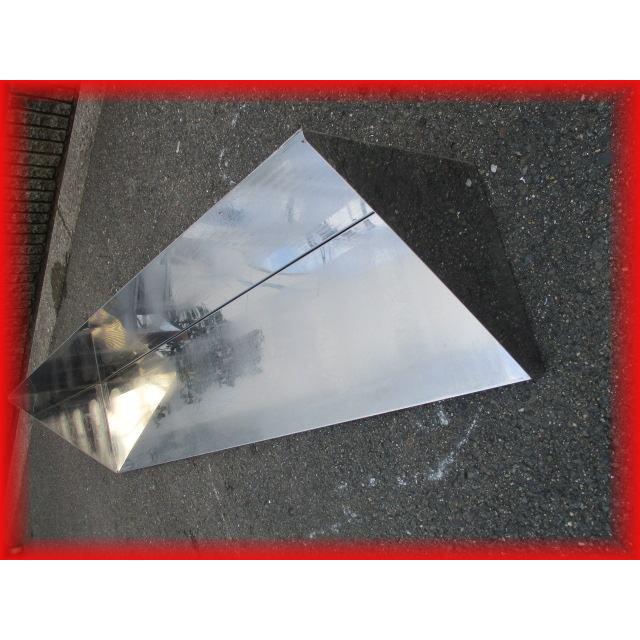 ⭐︎中古品　三角棚の吊り棚　1200×300×250mm  厨房用品⭐︎ 吊り棚 中古 業務用 三角吊り棚 ステンレス 1200×250×260mm 厨房用品