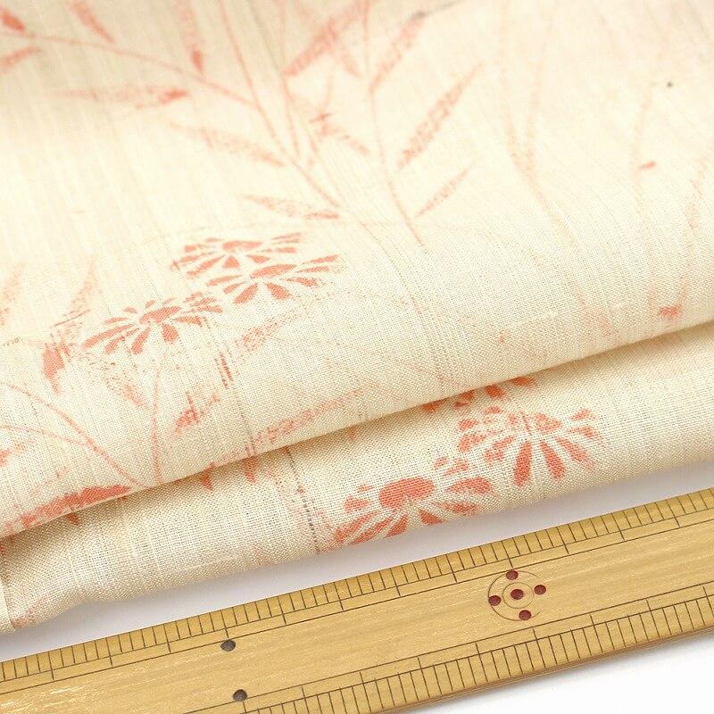 中古 単衣着物 染紬 付下げ レディース 正絹 白ベージュ 朱 草木柄  