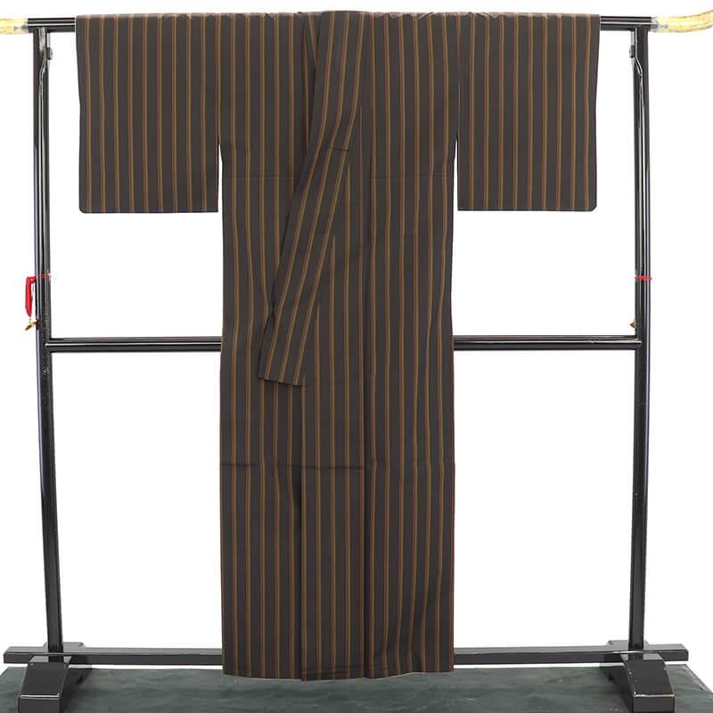 中古 紬 紬着物 レディース 正絹 こげ茶 縞 青山みとも 身丈162cm 裄丈