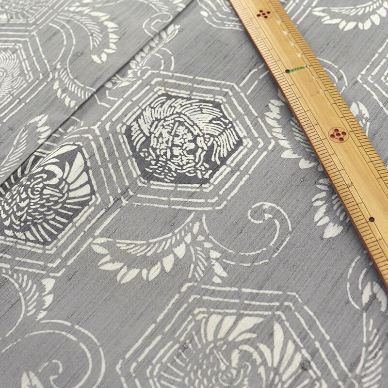 中古 染紬 紬 つむぎ着物 レディース 正絹 グレー 亀甲 鶴 亀 上品 身丈159.5cm 裄丈66cm 仕立て上がり着物