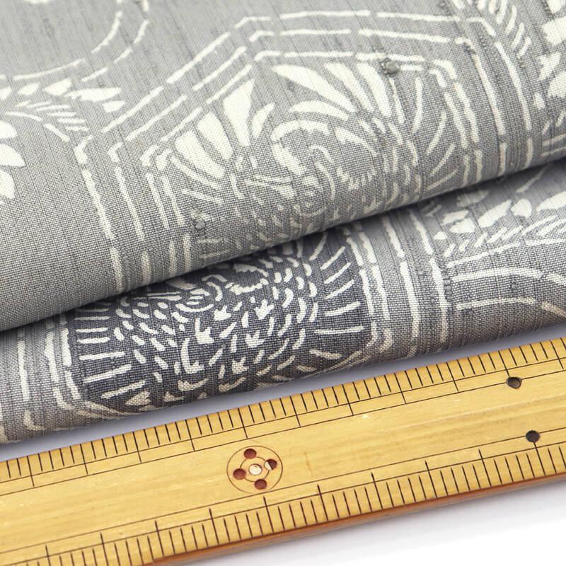 中古 染紬 紬 つむぎ着物 レディース 正絹 グレー 亀甲 鶴 亀 上品 身丈159.5cm 裄丈66cm 仕立て上がり着物