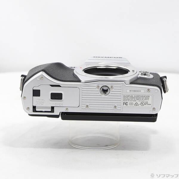 〔中古〕OLYMPUS(オリンパス) OM-D E-M10 MarkIII EZ ダブルズームキット シルバー〔262-ud〕 |  | 04