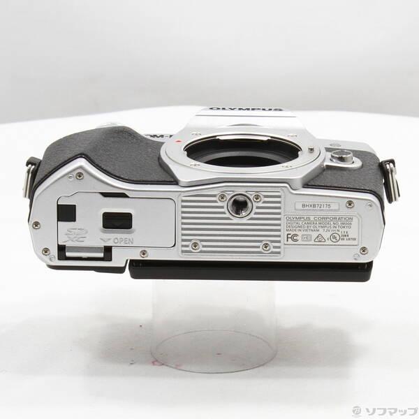 〔中古〕OLYMPUS(オリンパス) OM-D E-M10 MarkIII EZ ダブルズームキット シルバー〔262-ud〕 |  | 04
