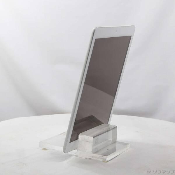 〔中古〕NTTドコモ iPad 第5世代 32GB シルバー MP1L2J／A docomoロック解除SIMフリー〔297-ud〕 |  | 01