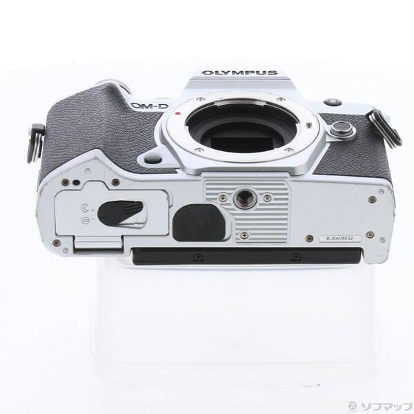 〔中古〕OLYMPUS(オリンパス) OM-D E-M5 Mark III ボディ シルバー〔262-ud〕 |  | 04