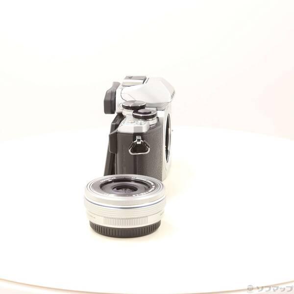 〔中古〕OLYMPUS(オリンパス) OM-D E-M10 14-42mm EZレンズキット シルバー〔262-ud〕 |  | 03