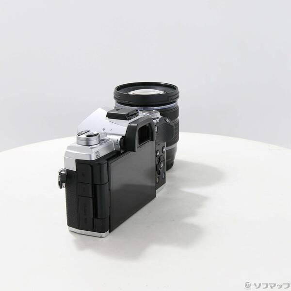〔中古〕OLYMPUS(オリンパス) OM-D E-M5 Mark III 12-45mm F4.0 PROキット シルバー〔251-ud〕 |  | 01