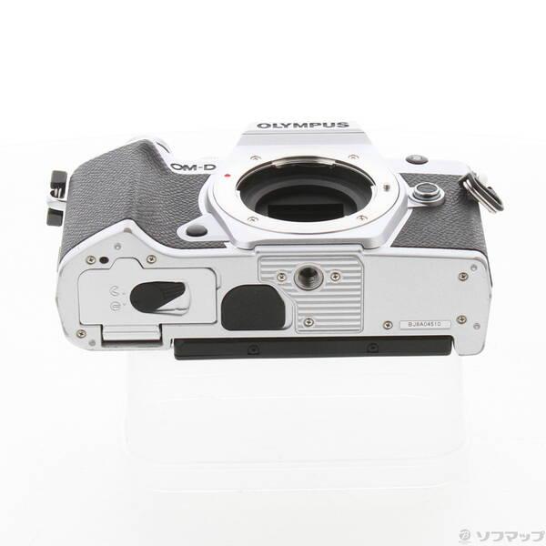 〔中古〕OLYMPUS(オリンパス) OM-D E-M5 Mark III 14-150mm II レンズキット シルバー〔269-ud〕 |  | 04