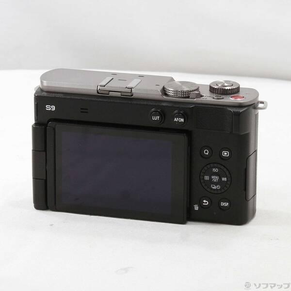 〔中古〕Panasonic(パナソニック) LUMIX DC-S9-S ボディ シルバー〔262-ud〕 |  | 02