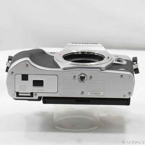 〔中古〕OLYMPUS(オリンパス) OM-D E-M10 Mark IV EZダブルズームキット シルバー〔344-ud〕 |  | 04