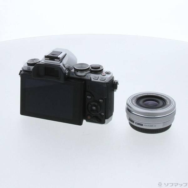 〔中古〕OLYMPUS(オリンパス) OM-D E-M10 14-42mm EZレンズキット シルバー〔262-ud〕 |  | 02