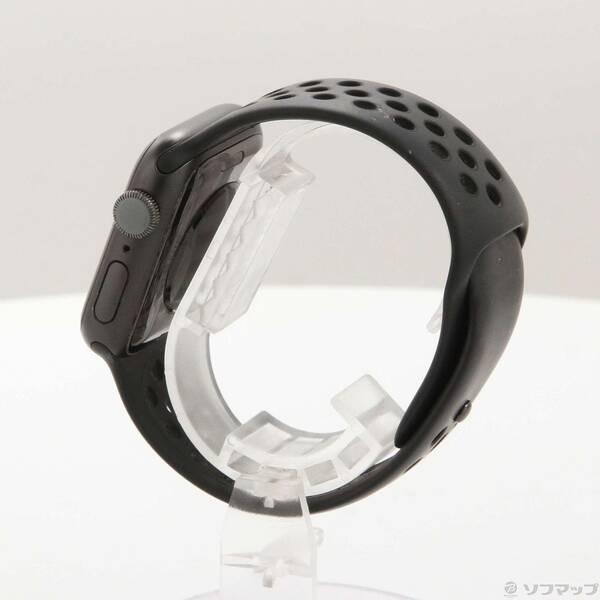 〔中古〕Apple(アップル) Apple Watch SE 第1世代 Nike GPS 40mm スペースグレイアルミニウムケース アンスラサイト／ブラックNikeスポーツバンド〔352-ud〕 |  | 01