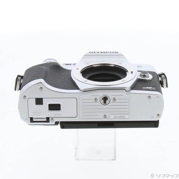 〔中古〕OLYMPUS(オリンパス) 〔展示品〕 OM-D E-M10 Mark IV EZダブルズームキット シルバー〔262-ud〕 |  | 04