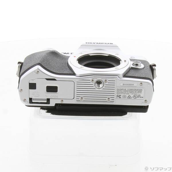 〔中古〕OLYMPUS(オリンパス) OM-D E-M10 MarkIII EZ ダブルズームキット シルバー〔262-ud〕 |  | 04