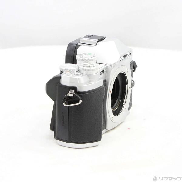〔中古〕OLYMPUS(オリンパス) OM-D E-M10 Mark III ボディ シルバー〔258-ud〕 |  | 03