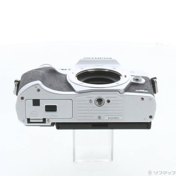 〔中古〕OLYMPUS(オリンパス) OM-D E-M10 Mark IV EZダブルズームキット シルバー〔258-ud〕 |  | 04