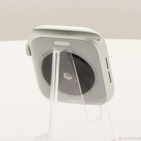 〔中古〕Apple(アップル) Apple Watch SE 第2世代 GPS 44mm シルバーアルミニウムケース バンド無し〔269-ud〕 |  | 02