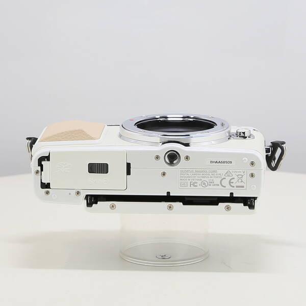 〔中古〕OLYMPUS(オリンパス) PEN Lite E-PL7 EZダブルズームキット ホワイト〔262-ud〕 |  | 04