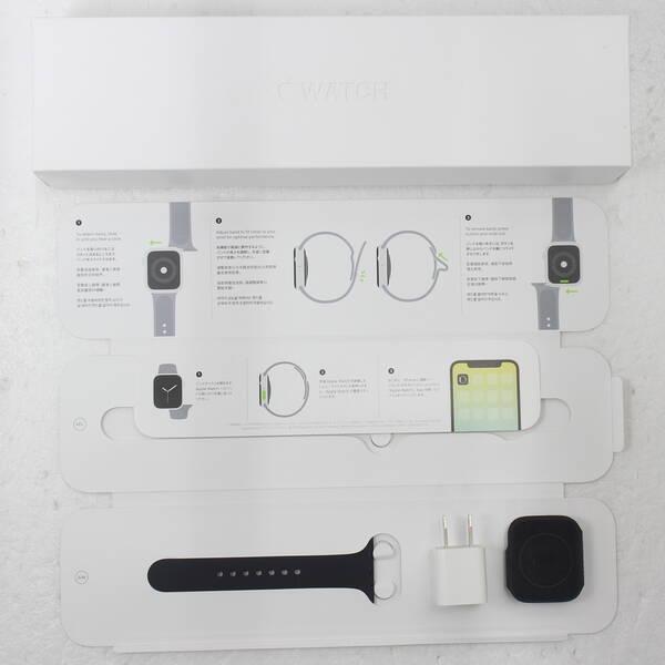 〔中古〕Apple(アップル) Apple Watch Series 4 GPS 44mm スペースグレイアルミニウムケース ブラックスポーツバンド〔247-ud〕 |  | 04