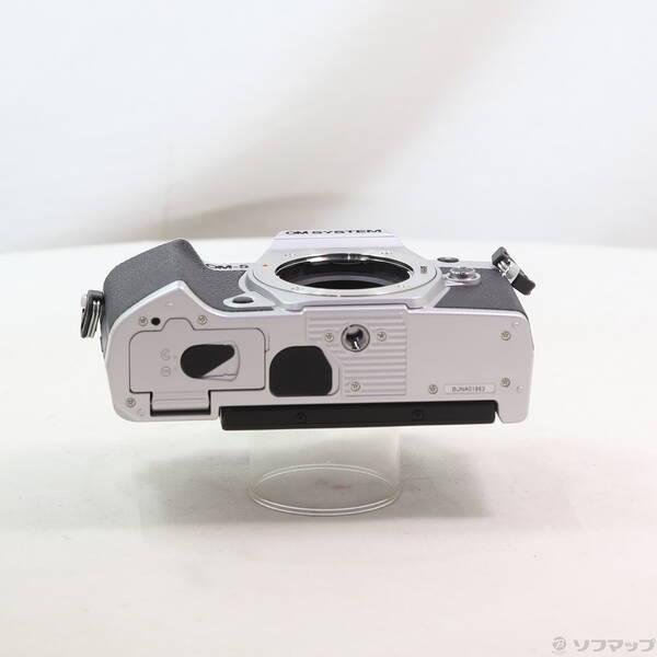 〔中古〕OMSYSTEM OM-5 14-150mm II レンズキット シルバー〔349-ud〕 |  | 04