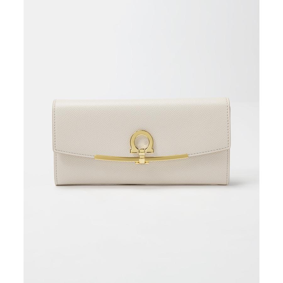 新品! フェラガモ VARA ピュアホワイト ゴールドメタル 22㎝ 新品! フェラガモ VARA ピュアホワイト ゴールドメタル 22㎝ 新品