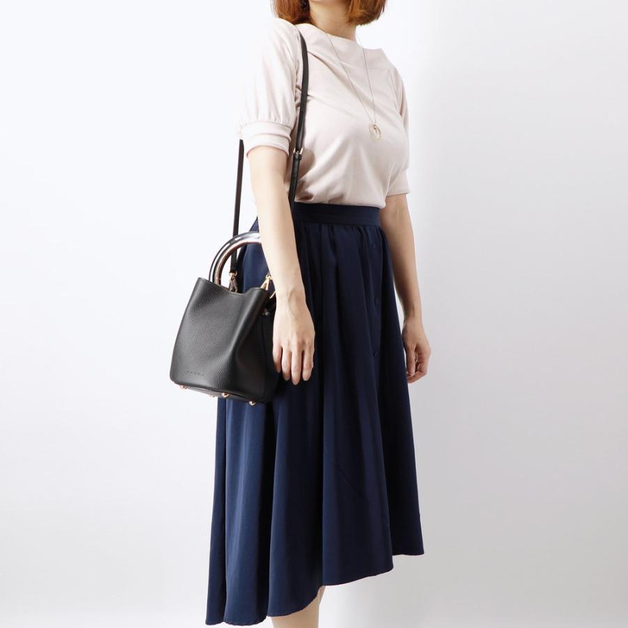 美品 MARNI マルニ スマホショルダーバッグ レザー ネイビー 美品 MARNI マルニ スマホショルダーバッグ レザー ネイビー