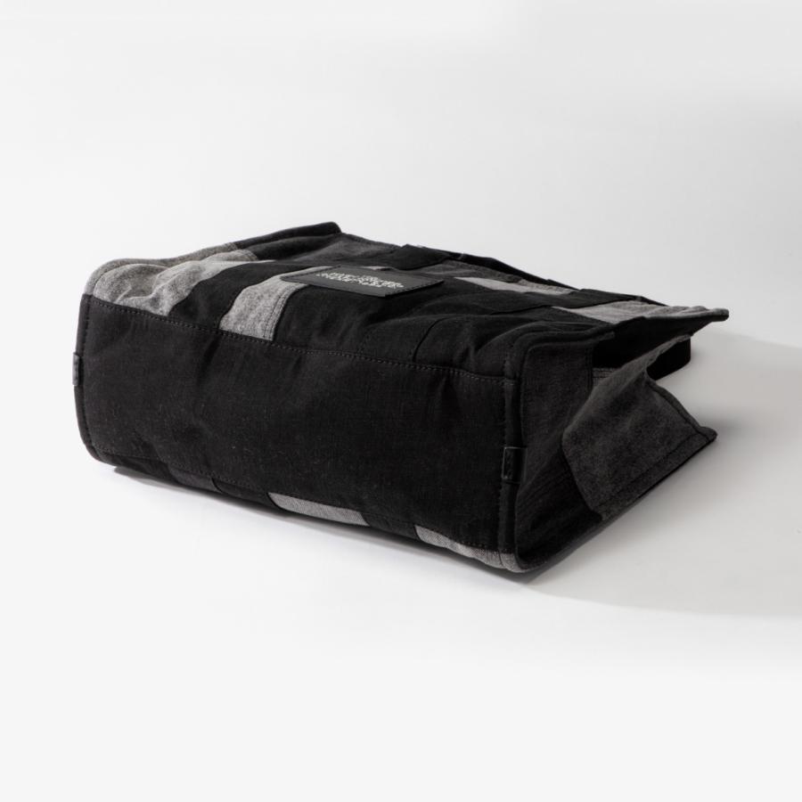 美品　MARC JACOBS ラージサイズ　トートバッグ　デニム地　レザー　黒 MARC JACOBS（マーク・ジェイコブス） MARC JACOBS H018M06FA21 トート