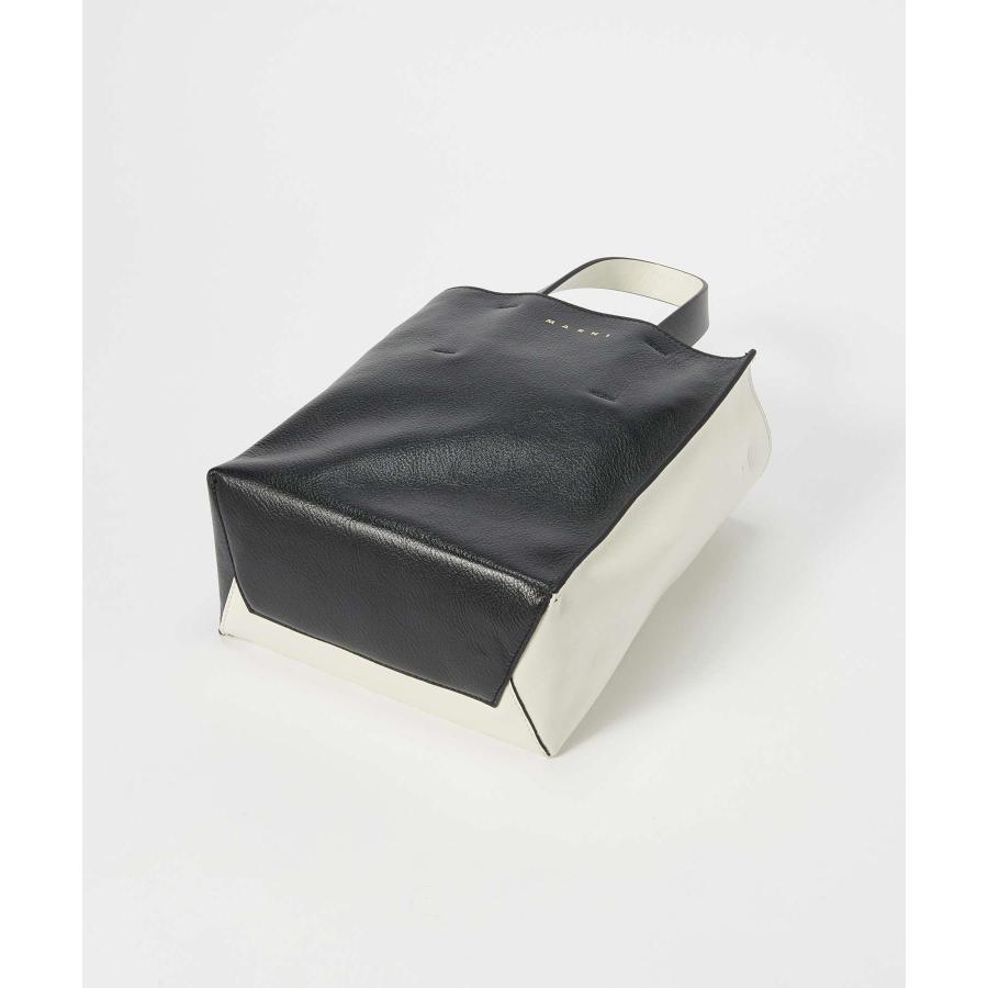 N497 [人気] ZANCHETTI ザンケッティ レザーショルダーバッグ ブラック  